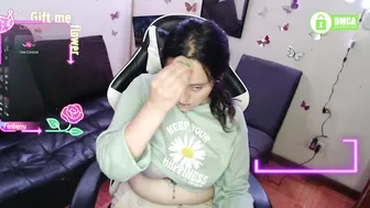 Mel_raise c2c nude cam