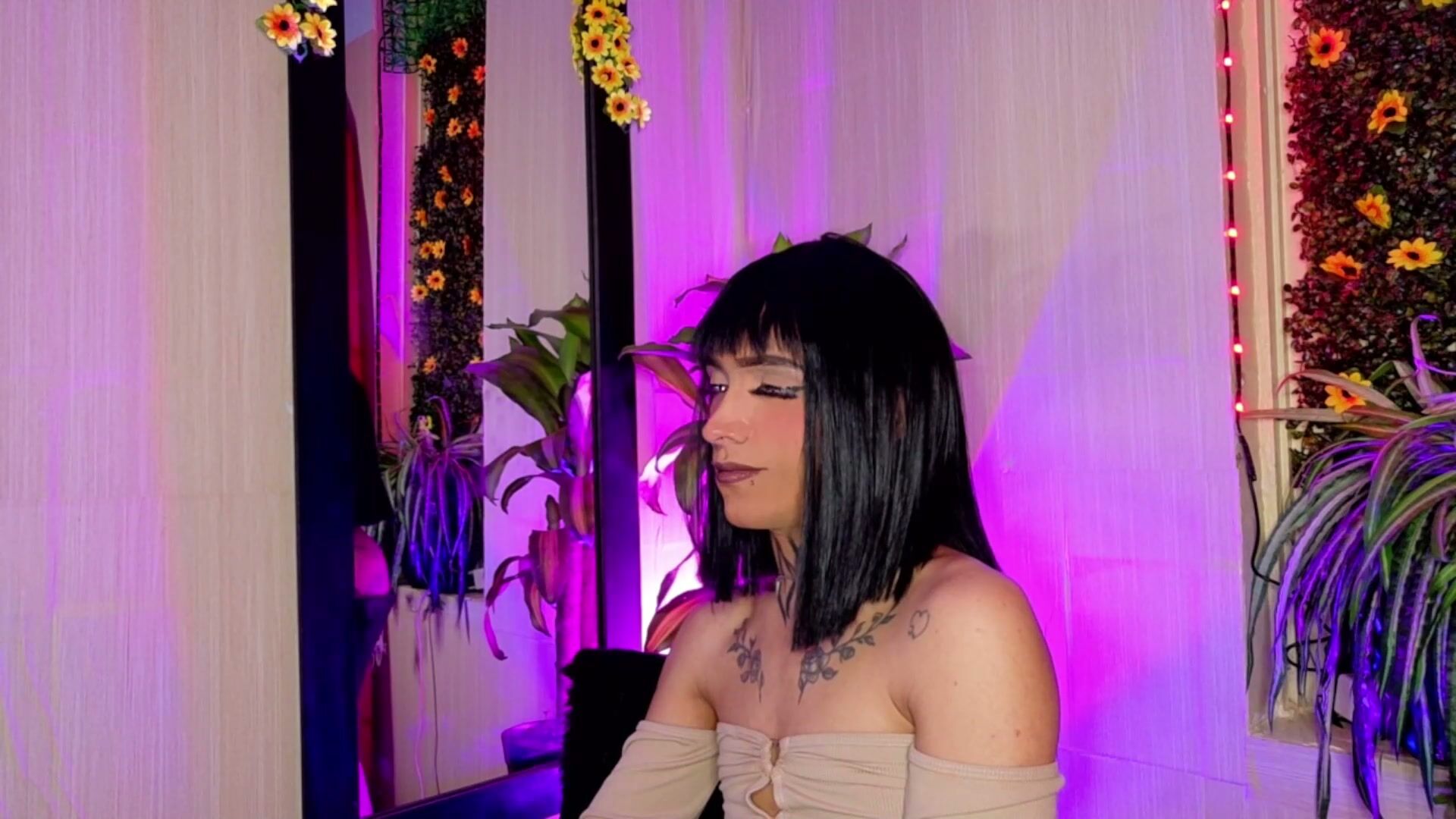 Bitch_capelli premium porn - 10/25/2025