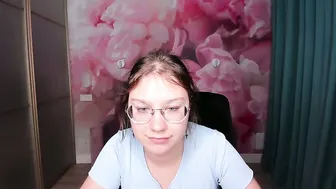 angelinalow recorded nude video 287034