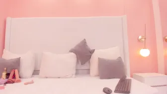 Emilly_moonn hot porn video (10/26/2025)