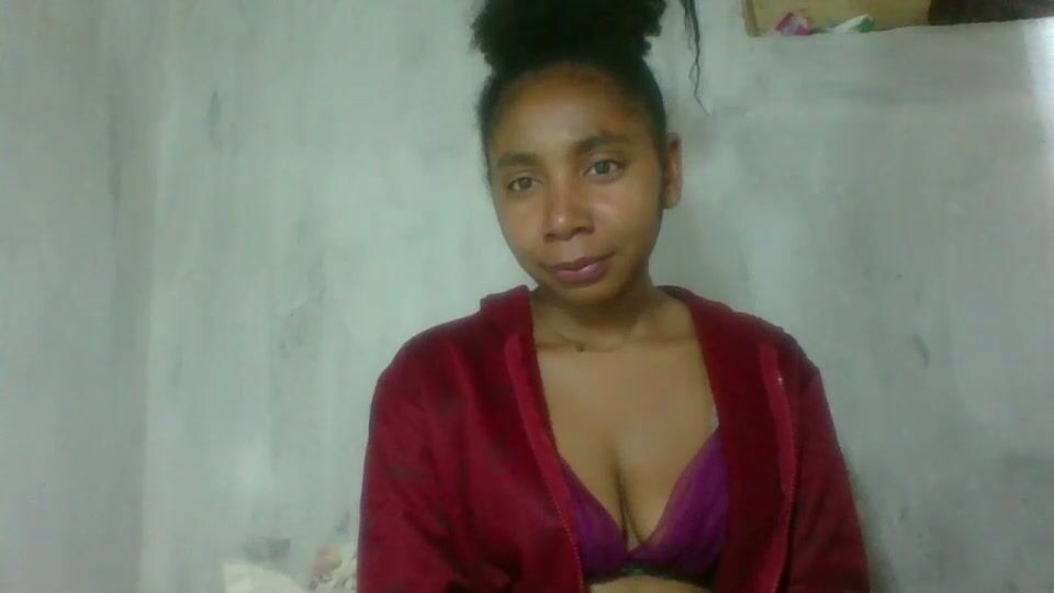 Cettehot on webcam cam video