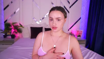 Minifox_ nude cam (10/26/2025)