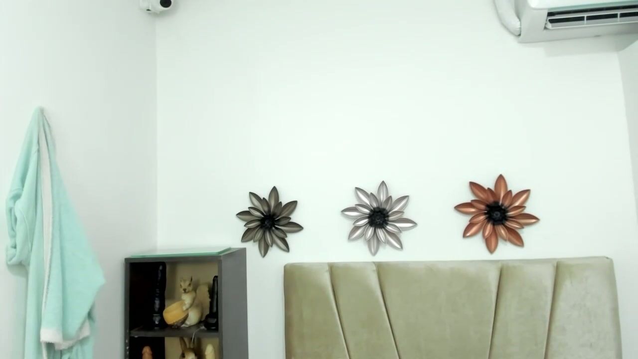 Dalia_2 amateur cam show 09-May-25