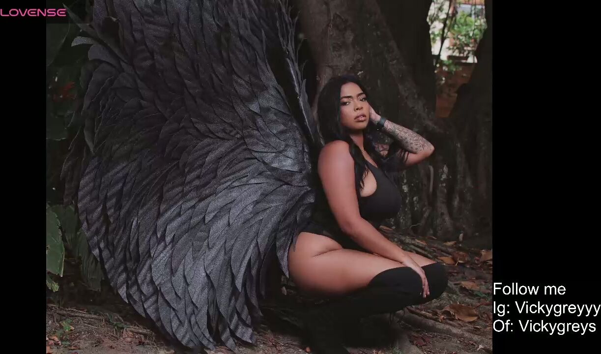 vickygrey1 nude cam 05-11-2025