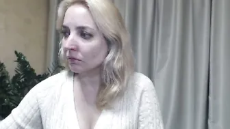Ohsweetmari interactivetoy porn video