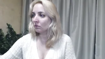 Ohsweetmari interactivetoy porn video