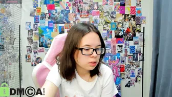 Chio_mio posing on webcam 27-Oct-2025