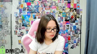 Chio_mio posing on webcam 27-Oct-2025