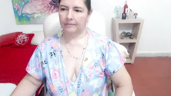 Leonela_69 camvideo (10/27/2025)