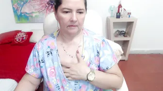 Leonela_69 camvideo (10/27/2025)