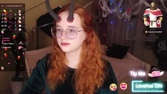 Baby_little_fox live on cam (10/27/2025)