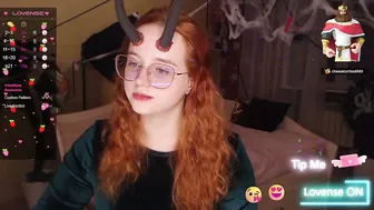 Baby_little_fox live on cam (10/27/2025)