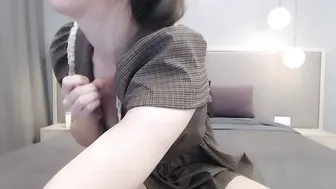 Shy_schoolgirl_ amateur cam show (10-27-2025)