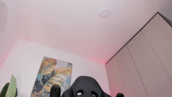 sarawinstone_ latina 28-Oct-25