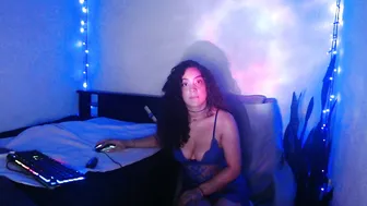 Niavelvett chat cam sex 28-Oct-25