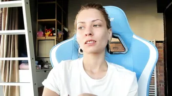 Karoline121 feet nude