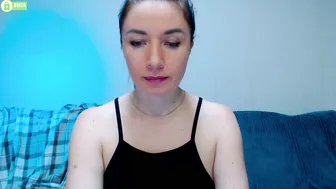bb__bonami_ live on cam (10/28/2025)