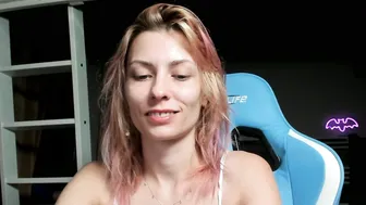 karoline121 blonde - (10-28-2025)