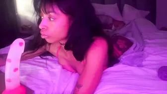 Nikitalove104 dildo (10/28/2025)