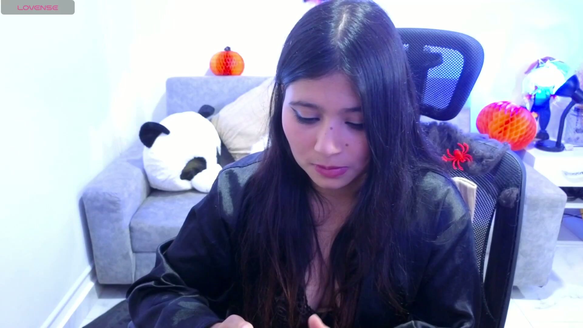 anny_louis cam girl 10-29-2025