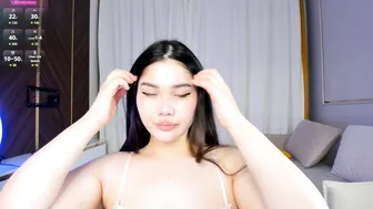yummmym on webcam 29-Oct-25
