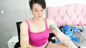 Fanny_18 webcam 10-29-2025