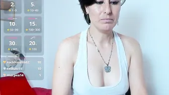 Yasmin_goldenst 10-29-2025
