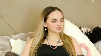 Anitaventure webcam show (10/29/2025)