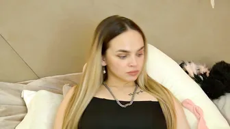 Anitaventure webcam show (10/29/2025)