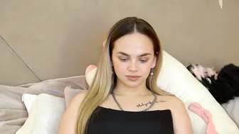Anitaventure webcam show (10/29/2025)