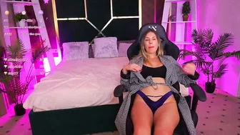 ladyylaura (10/29/2025) slim