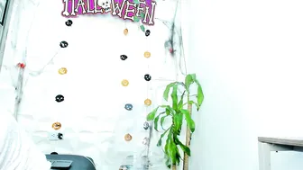 Mariemyller posing on webcam (10-30-2025)