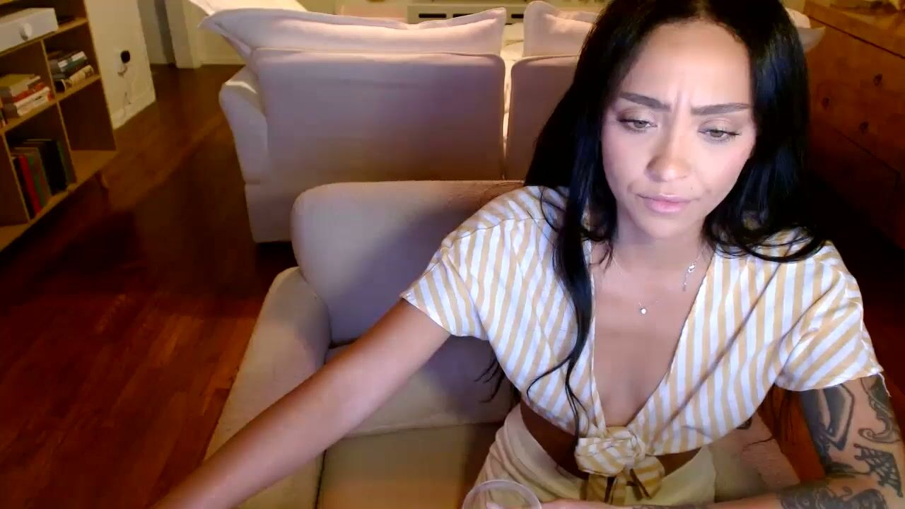 cinnamonshop funny live webcam show