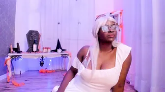 Lolajenkiins camvideo (10/30/2025)