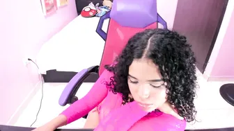 Kitty_doll_squirt chat cam porn 30-Oct-2025