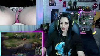 mature_gamer (10/30/2025) video cam
