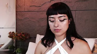 6briela9 (10/31/2025)