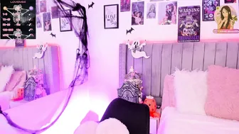 vanesa_moon_ 10-31-2025