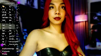 Louisassy amateur webcam video 10-31-2025