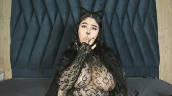 Samy_grey01 10/31/2025 nude cam