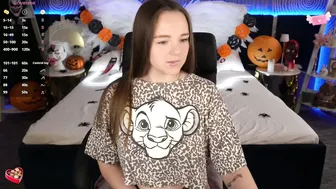 Foxyshyyy cute naked on cam