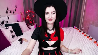 Evelingills show (10/31/2025)
