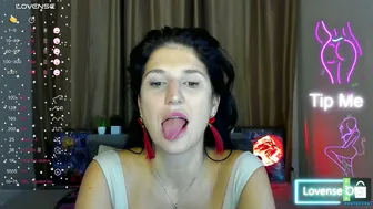 alianna_solo_kiss natural video