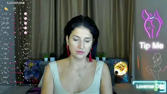 alianna_solo_kiss natural video
