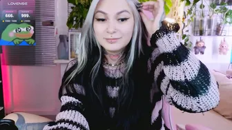 jelyaa 10-31-2025