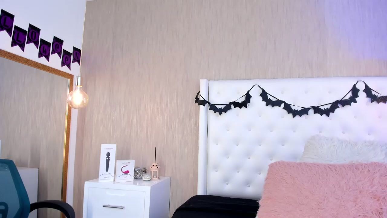 Lucy_lu17 amateur webcam video 10-31-2025