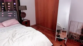neonymuse webcam video (11-01-2025)