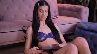 arinarhodes brunette 01-Nov-2025