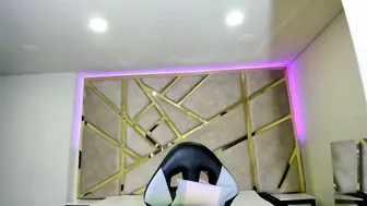 frreya_ latina - 02 November 2025