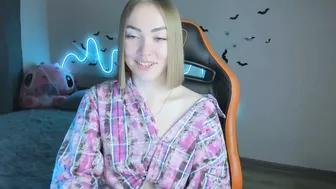 larakrein_lk recorded nude video 308484